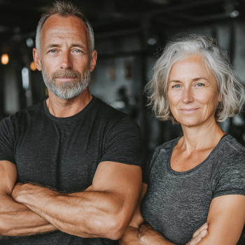 Люди зрілого віку займаються фітнесом